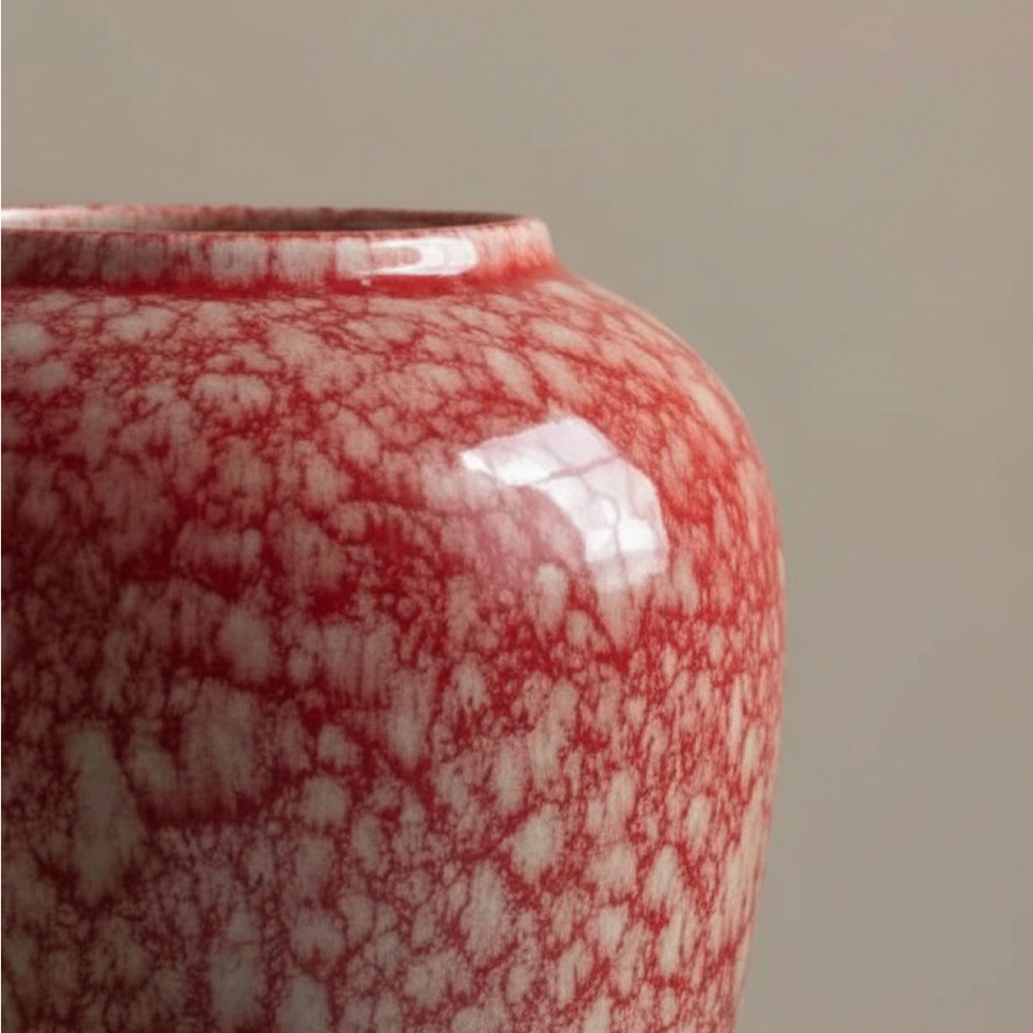 Handcrafted Crimson Mottled Glaze Ceramic Vase – Artistic Minimalist Table Centerpiece